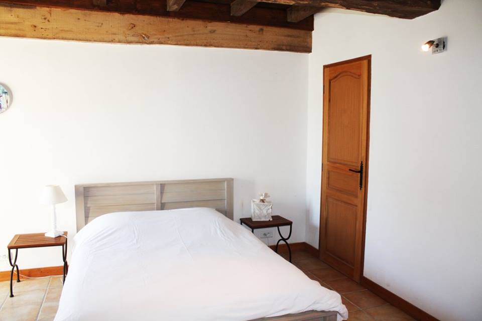 Studio petit budget, vue du salon